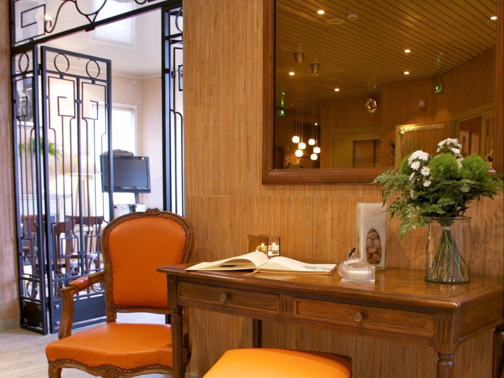 Hotel Sully โนฌองต์-เลอ-โรทรู ภายนอก รูปภาพ